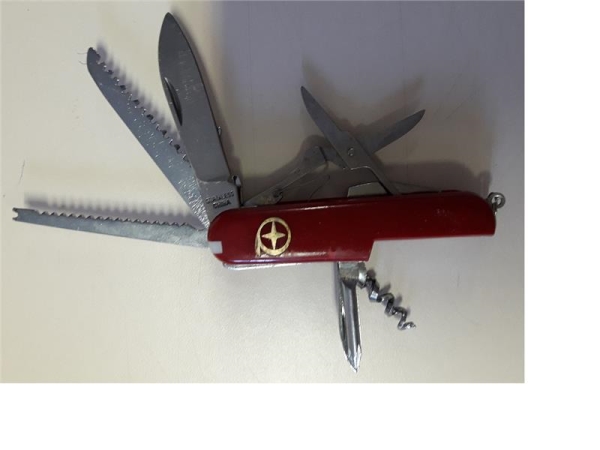Couteau suisse 13 fonctions jusqu'à épuisement de stock