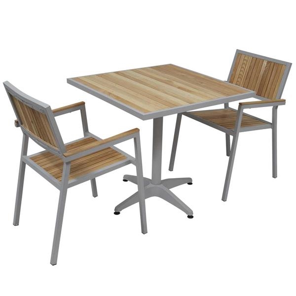 Chaise en bois pour terrasse